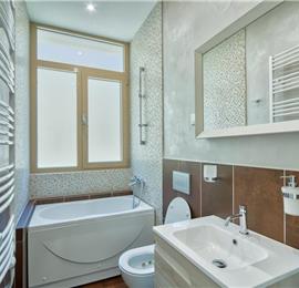 6 bedroom villa with pool and roof terrace, Sveti Staffan, sleeps 12